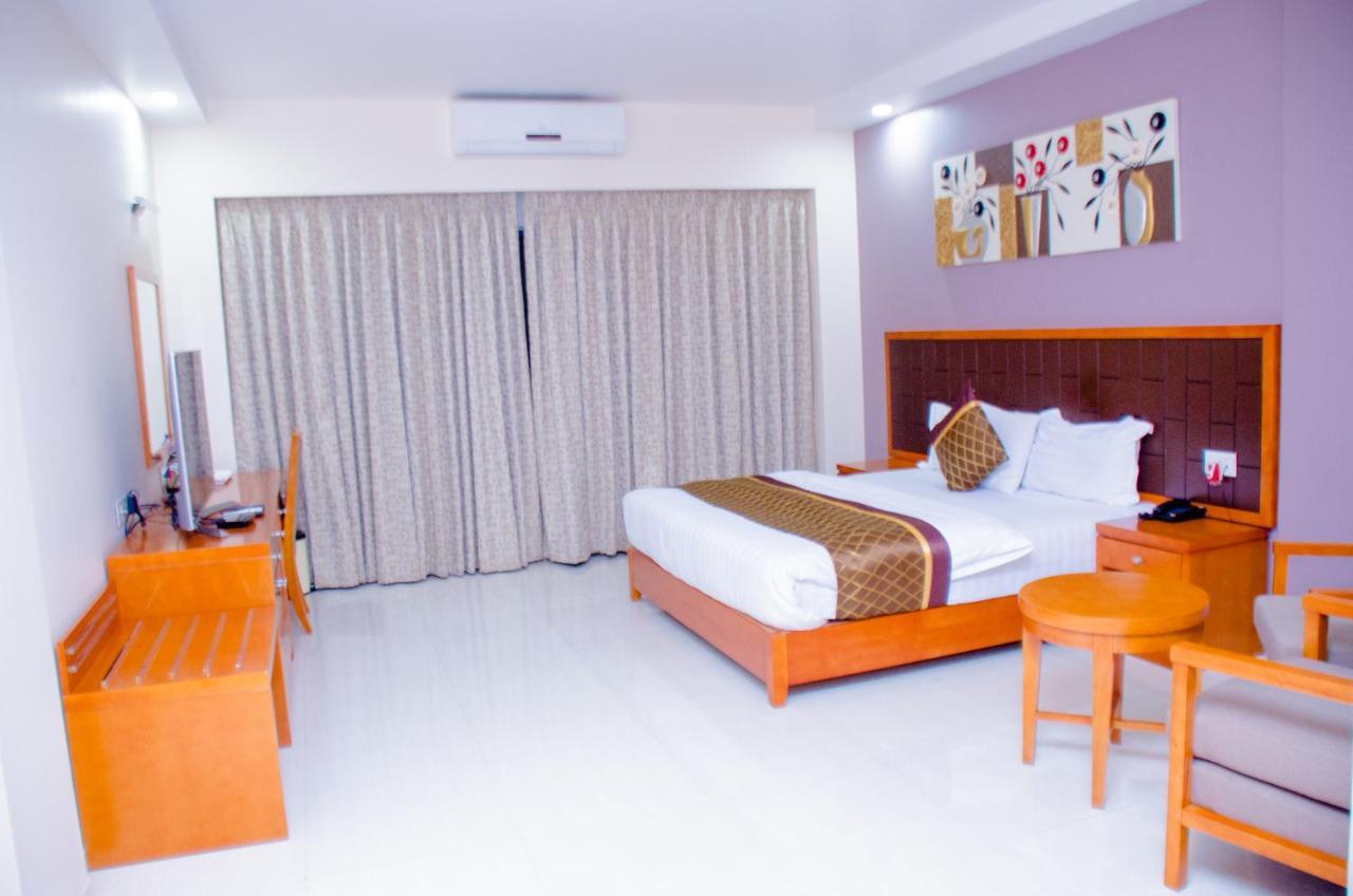 Hotel Platinum Kinshasa Bagian luar foto