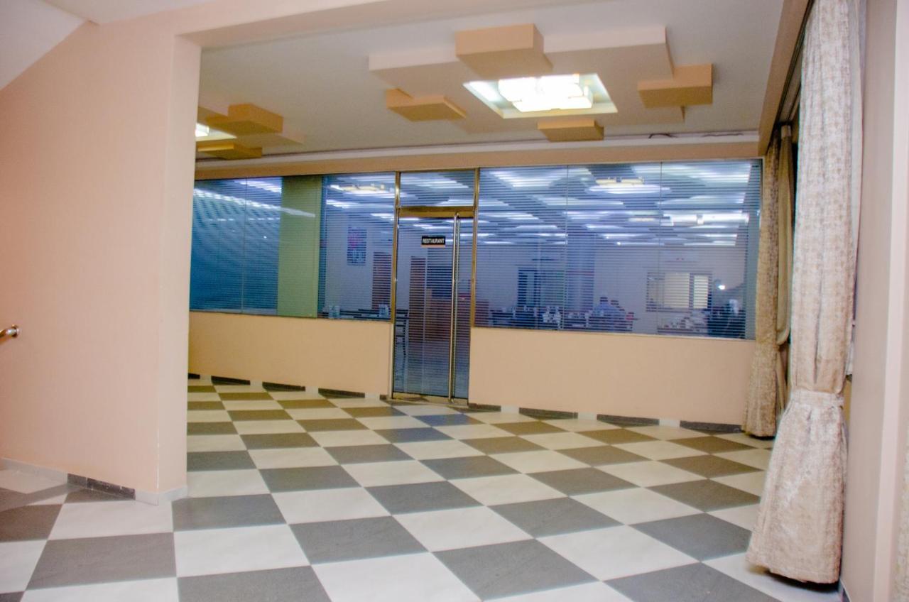Hotel Platinum Kinshasa Bagian luar foto