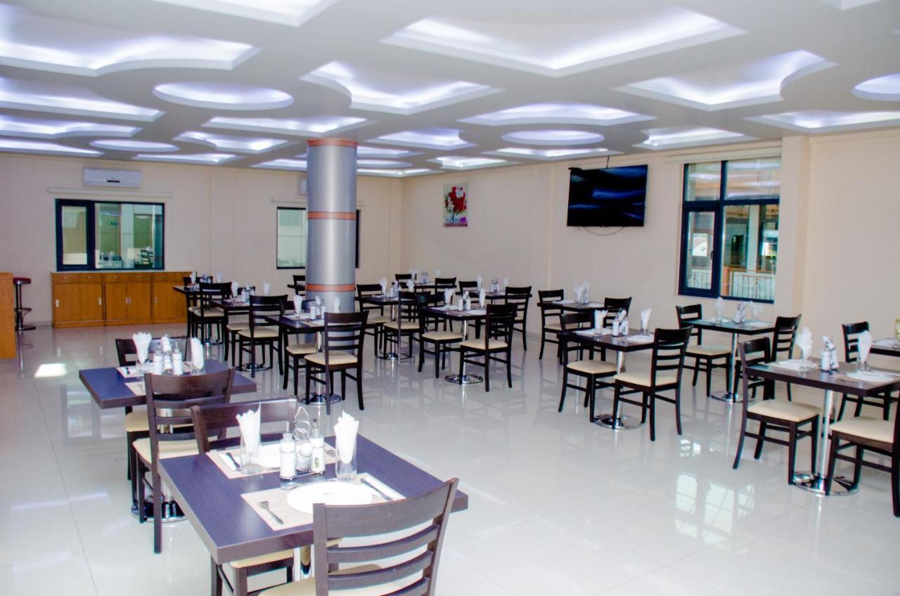 Hotel Platinum Kinshasa Bagian luar foto