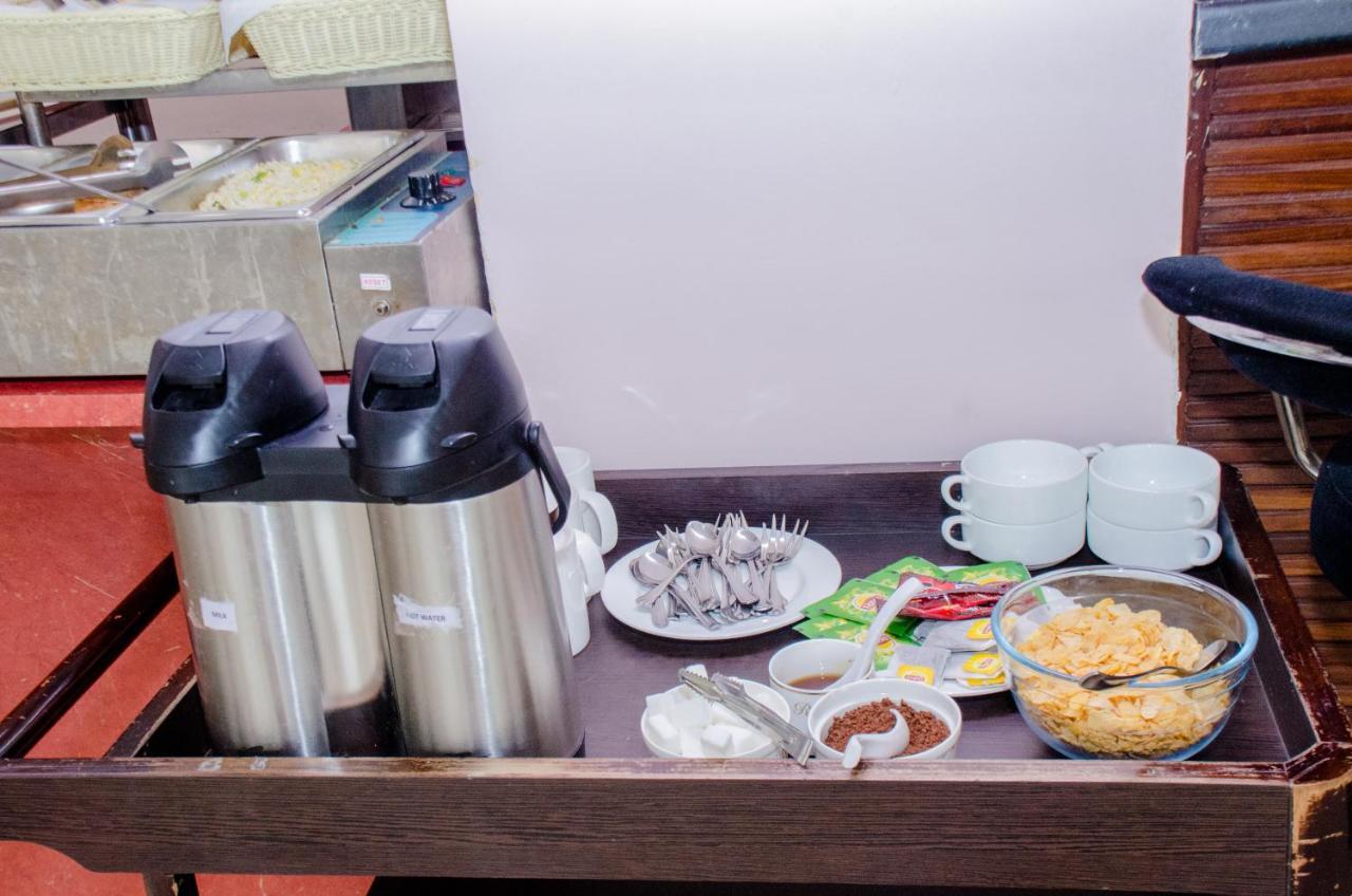 Hotel Platinum Kinshasa Bagian luar foto