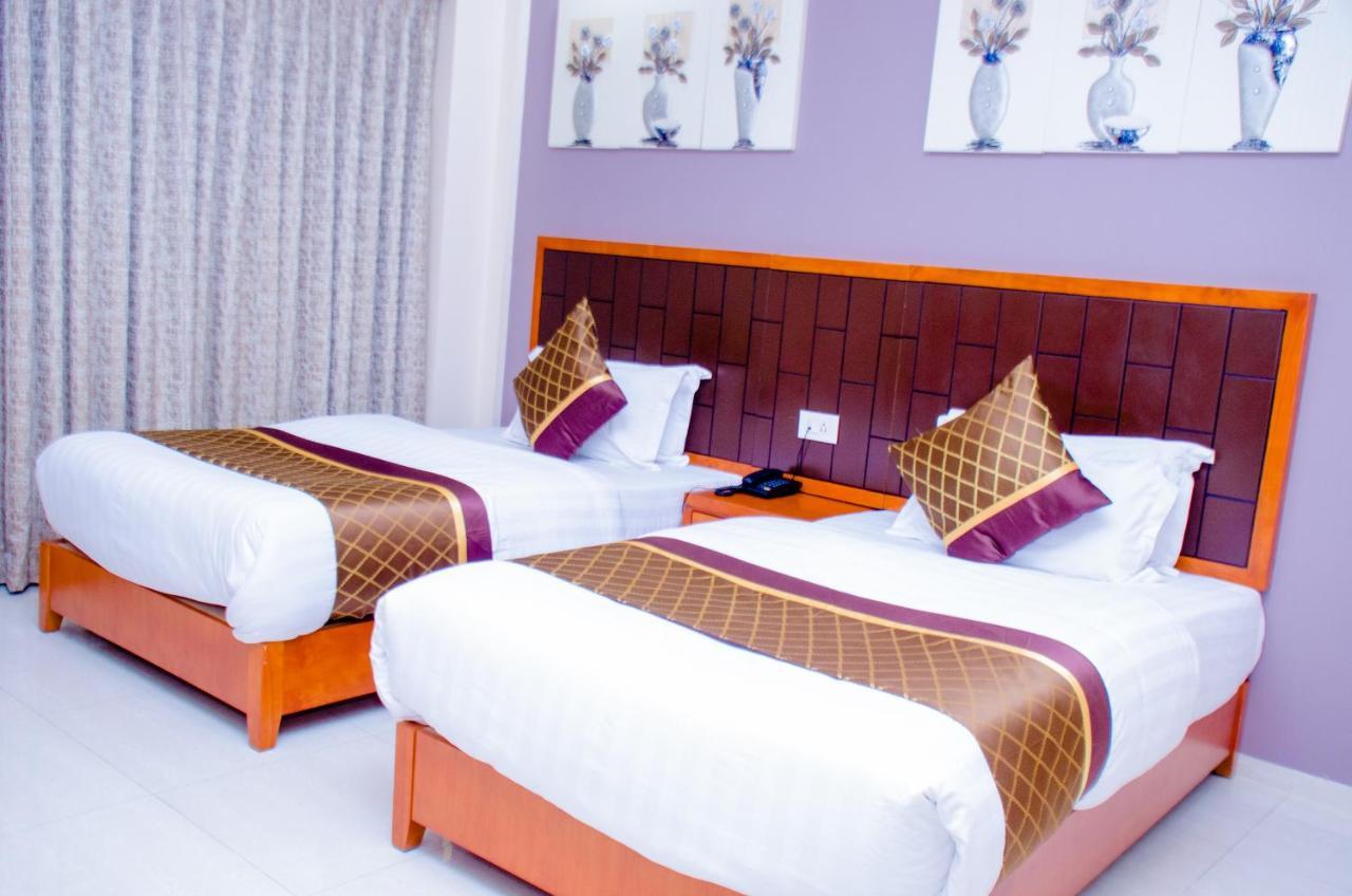 Hotel Platinum Kinshasa Bagian luar foto