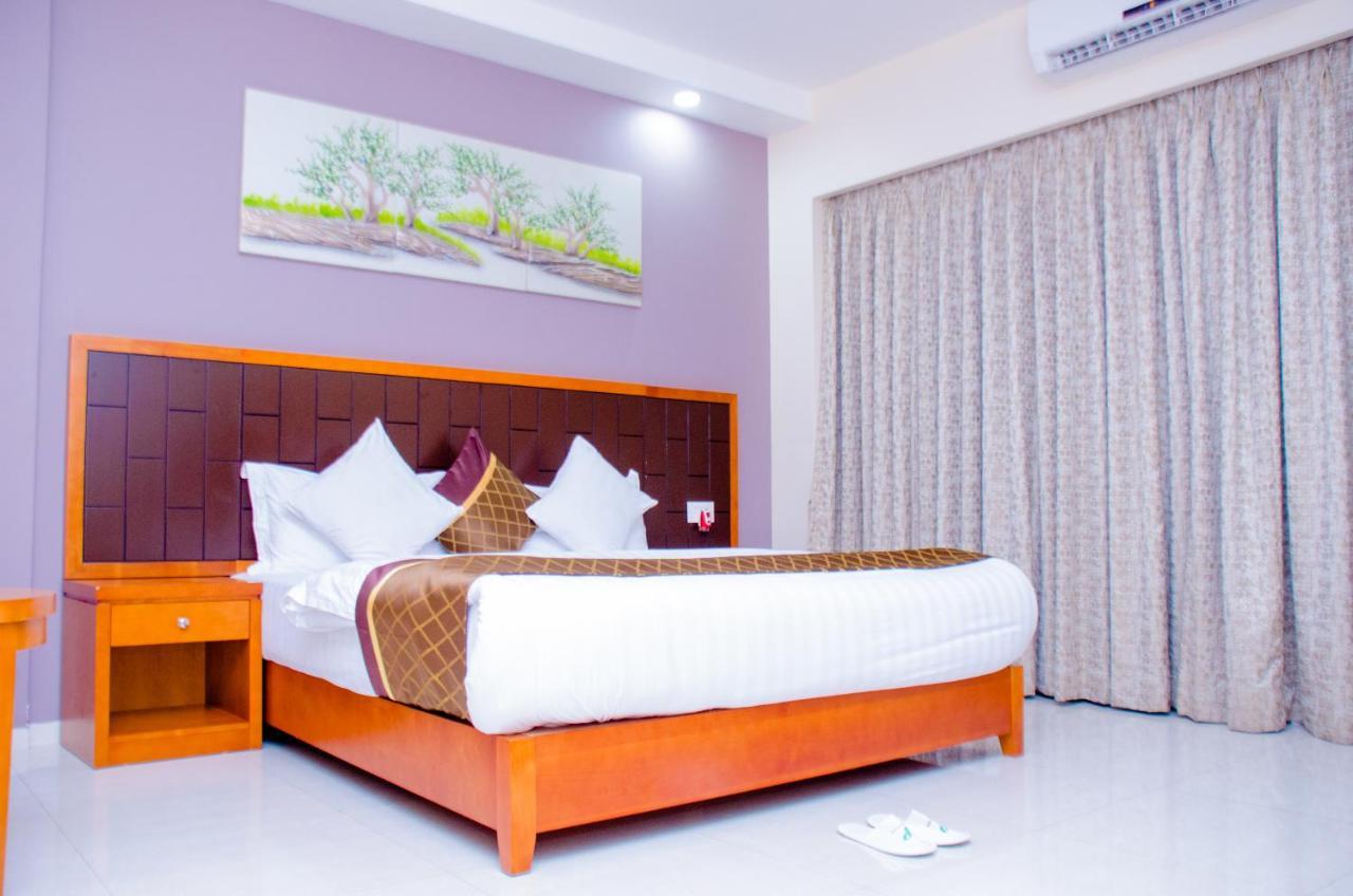 Hotel Platinum Kinshasa Bagian luar foto