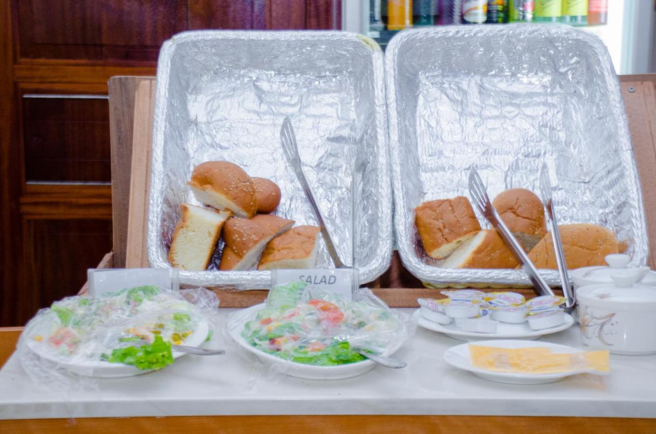 Hotel Platinum Kinshasa Bagian luar foto