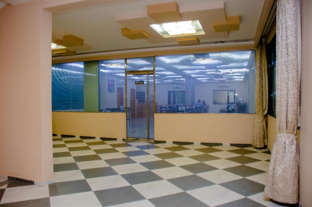 Hotel Platinum Kinshasa Bagian luar foto