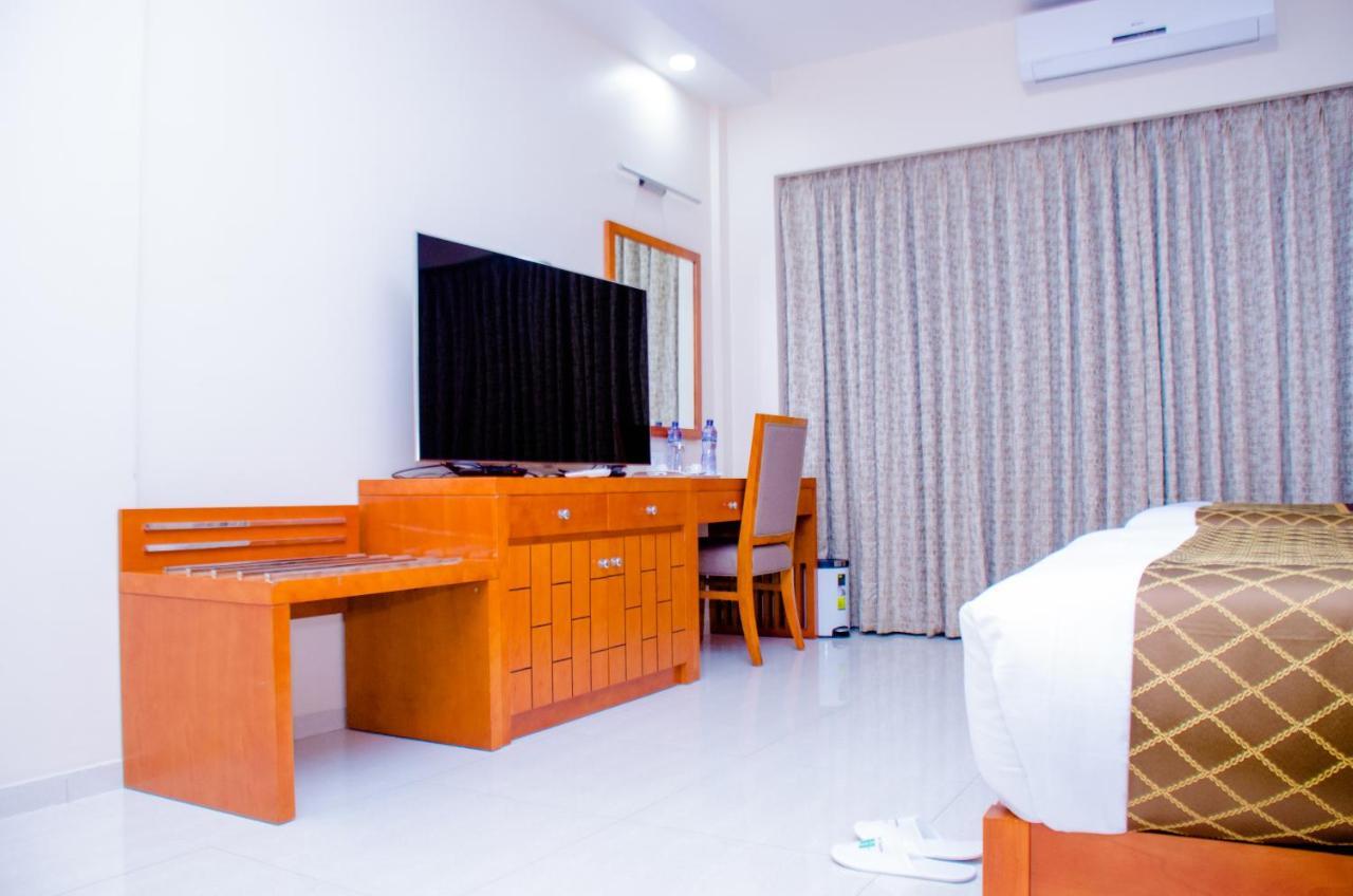 Hotel Platinum Kinshasa Bagian luar foto