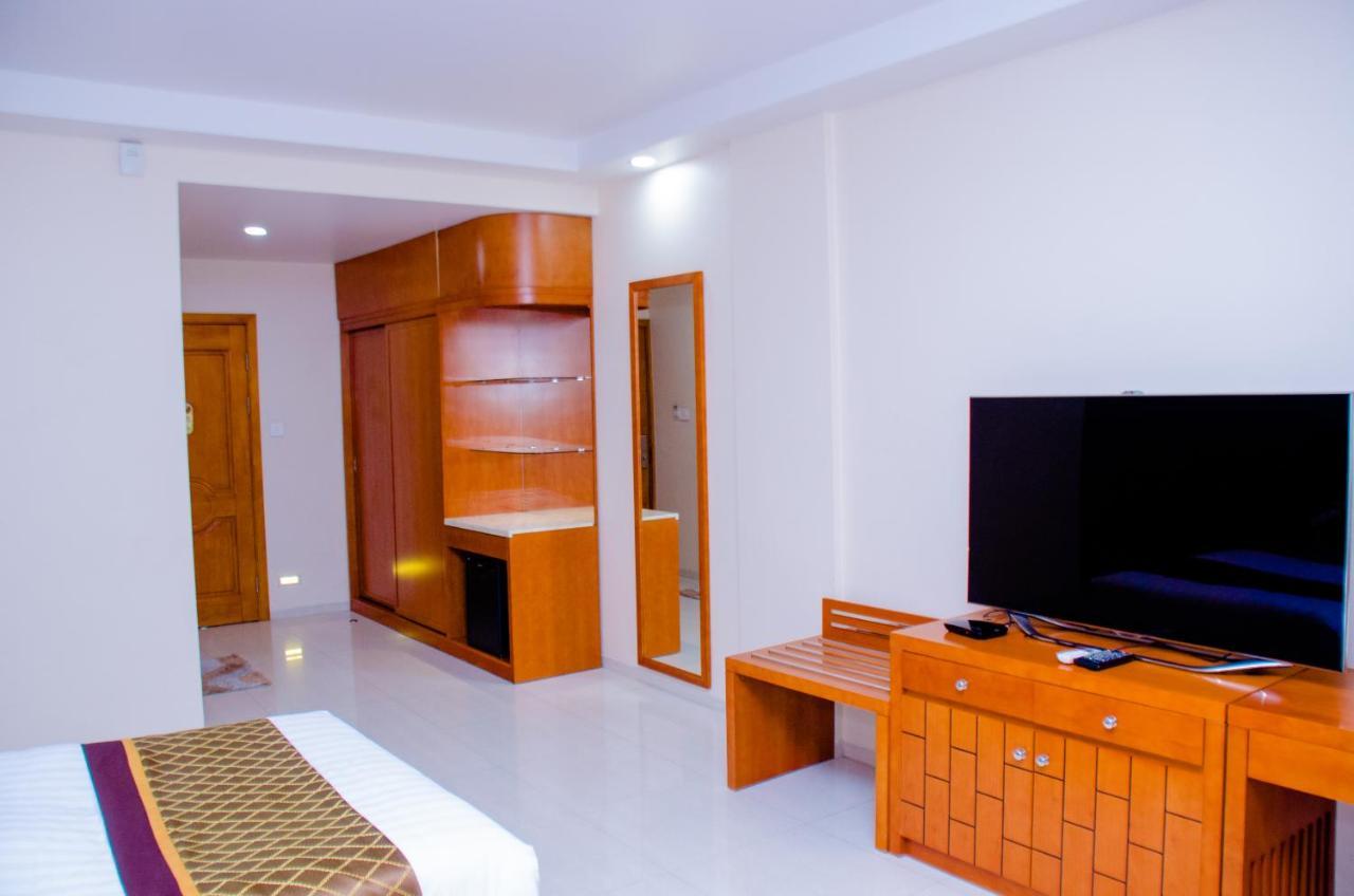 Hotel Platinum Kinshasa Bagian luar foto